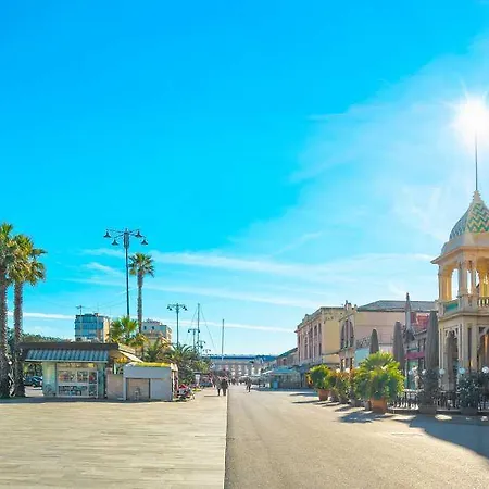 Lola - Liberty Dreamscape Viareggio